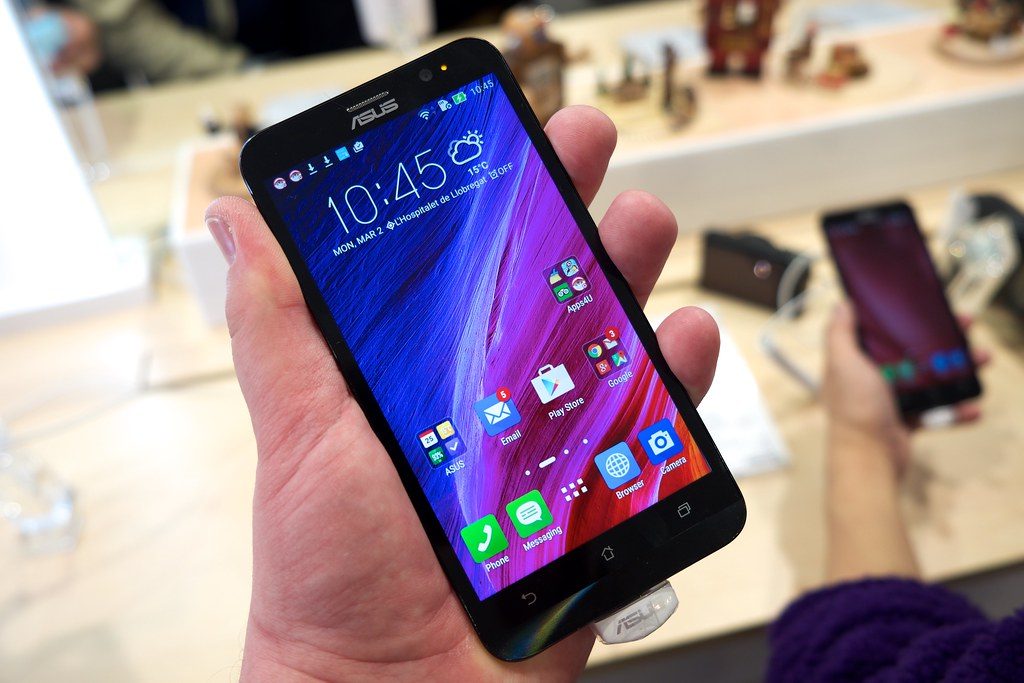 Svarbios žinios telefonų pirkėjams: kodėl „Asus“ stabdo šių garsių modelių gamybą?