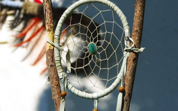 Paprastas amuletas saugo jūsų miegą: štai kaip greitai pasidaryti sapnų gaudyklę