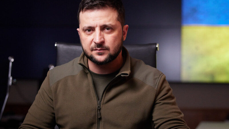 Zelenskis siunčia aiškią žinią: 90 mlrd. eurų parama turi būti atblokuota nedelsiant