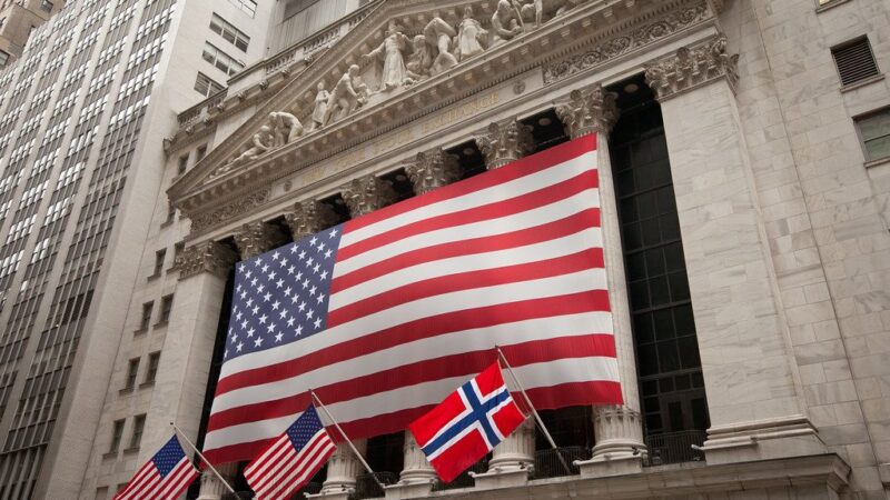 Toronte į JAV konsulatą paleisti šūviai, policija praneša apie pradėtą tyrimą