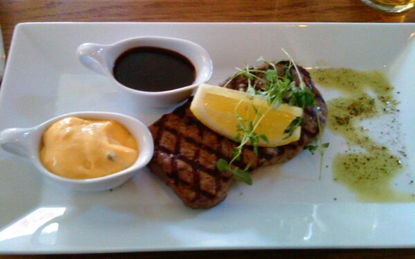 Traškūs kotletai be miltų: paprastas triukas, kurį išbandę nebegrįšite prie seno recepto