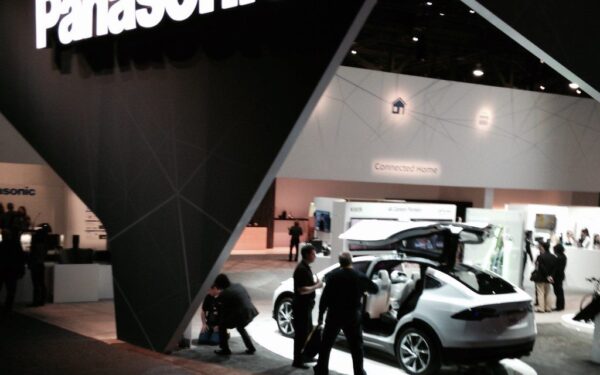 Vienas iš trijų jau elektrinis: atskleidė, kokių markių automobilius dabar renkasi amerikiečiai?