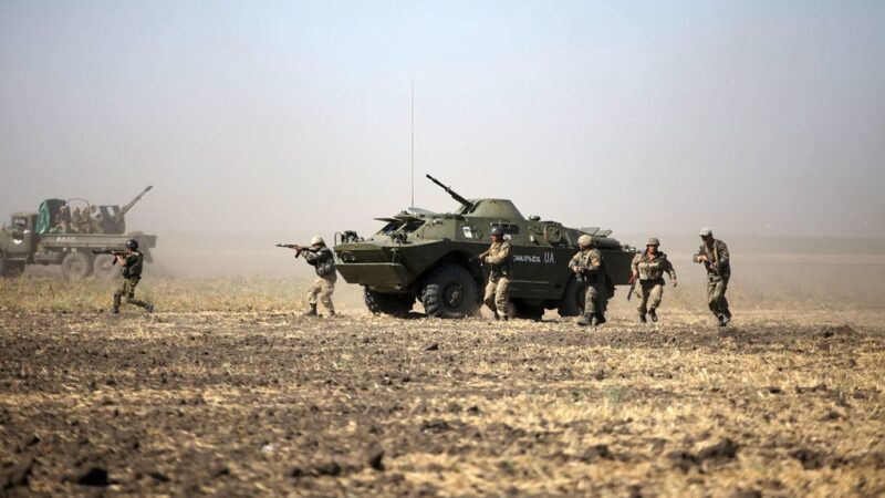 Ukraina skelbia naujausius nuostolius: per parą Rusija neteko beveik tūkstančio karių