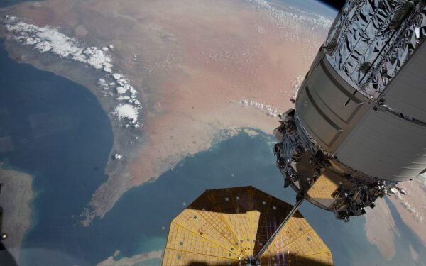 Iranas imasi spaudimo: siūlo įvesti mokesčius laivams, plaukiantiems strateginiame sąsiauryje