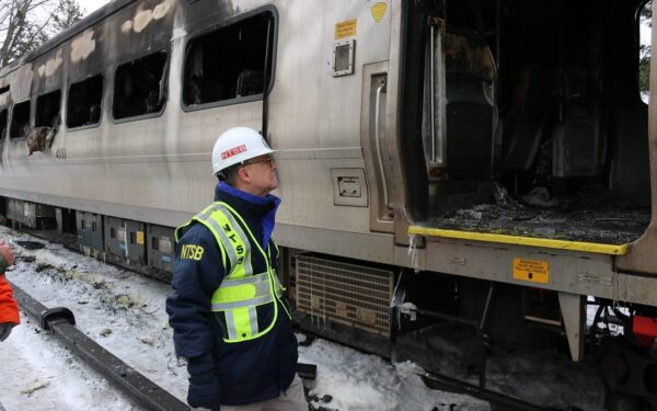 Vokietijoje susidūrė traukinys ir vilkikas: gelbėjimo darbai truko visą naktį