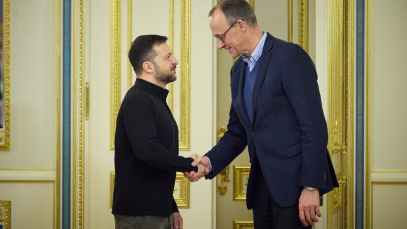 Netikėti apklausos duomenys Berlyne: dauguma vokiečių pasisako už tiesiogines derybas su Maskva