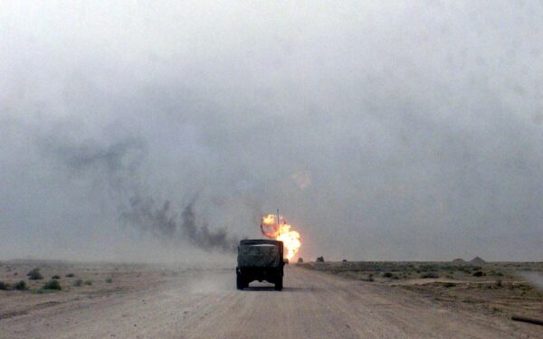 Smūgis energetikai: Irano dronų atakos sukėlė didžiulius gaisrus Kuveito naftos objektuose