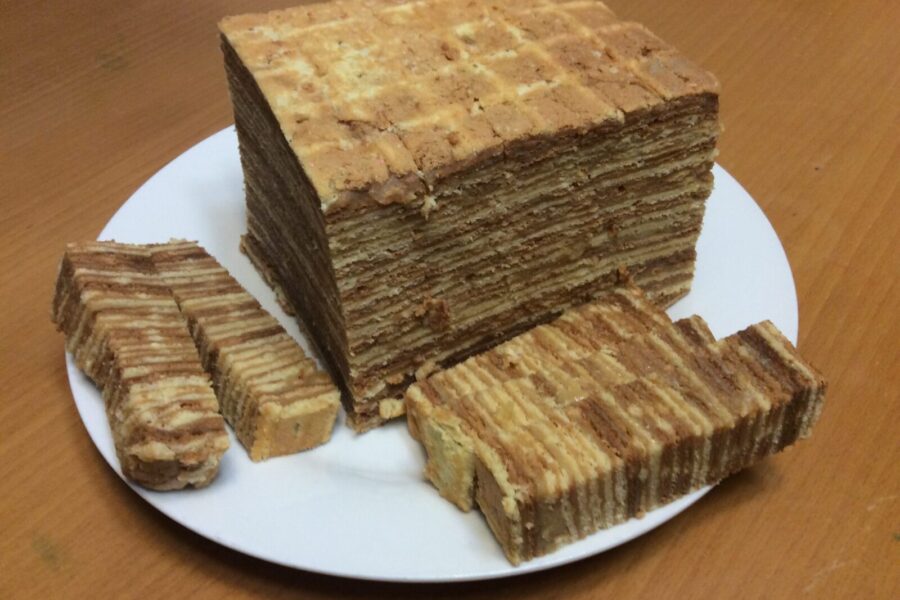 Genialus tinginių vaflių tortas per 15 min – desertas, kuris pavyks net pradedantiesiems