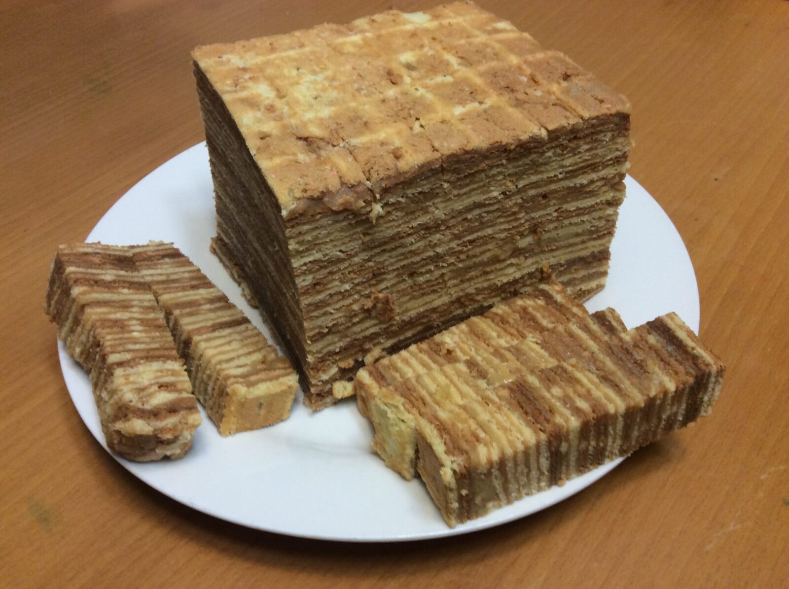 Genialus tinginių vaflių tortas per 15 min – desertas, kuris pavyks net pradedantiesiems