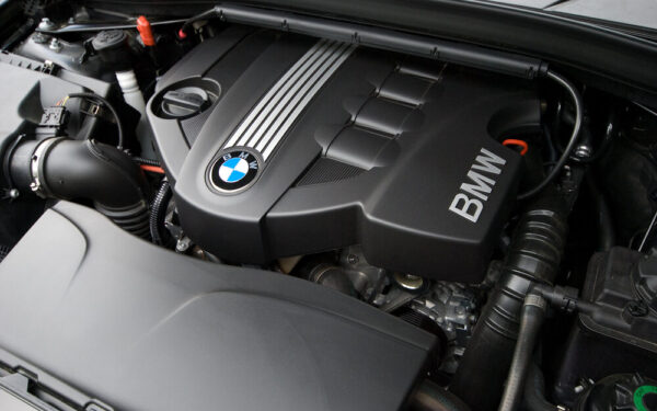 2 000 eurų už vieną klaidą: mechanikas atskleidė įprotį, kuris saugo „BMW N47” variklį