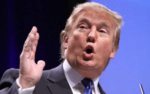 Slaptos derybos ar blefas? Donaldo Trumpo pareiškimai apie Iraną kelia klausimų