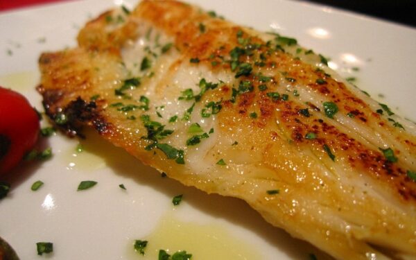 Net pigiausia žuvis taps delikatesu: 3 paprasti triukai padės ją iškepti idealiai