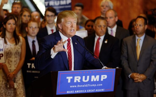 Trumpas skelbia apie naują grėsmę iš Irano: „Jie artėja prie mūsų“