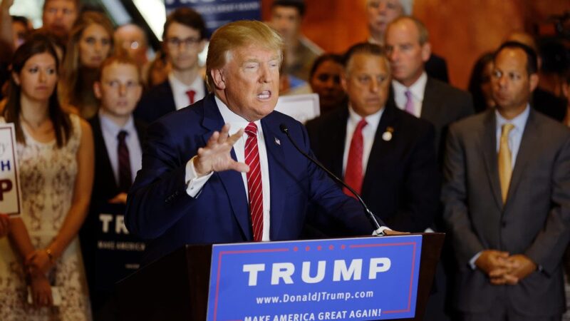 Trumpas skelbia apie naują grėsmę iš Irano: „Jie artėja prie mūsų“