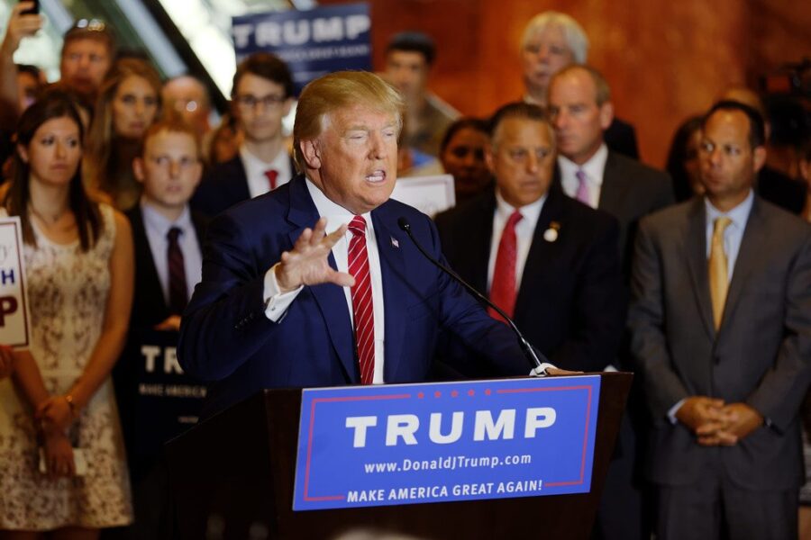 Trumpas skelbia apie naują grėsmę iš Irano: „Jie artėja prie mūsų“