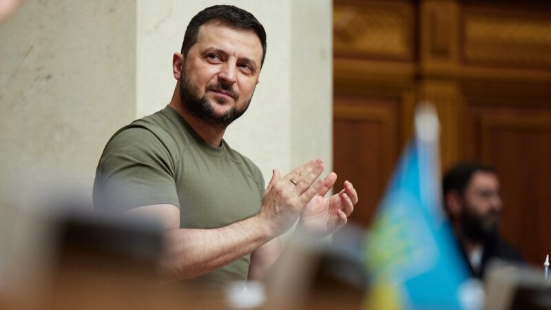 Zelenskis įspėja: rusai stiprina puolimą, bet  už tai moka milžinišką kainą