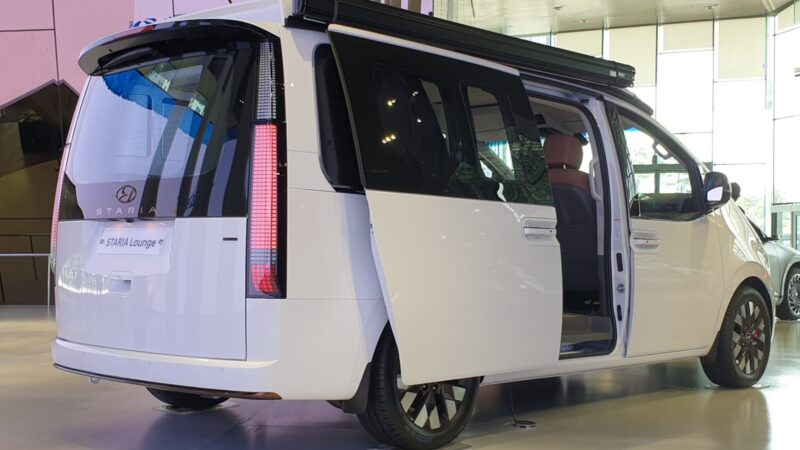 Pamirškite sąskaitas už degalus: kuo stebina naujas „Hyundai“ kemperis?