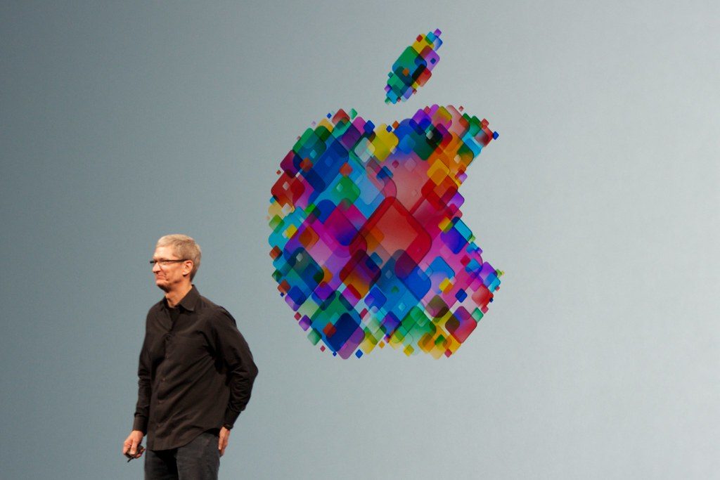 T. Cooko vizitas Kinijoje atskleidė tiesą: štai kodėl „Apple“ priversta piginti paslaugas