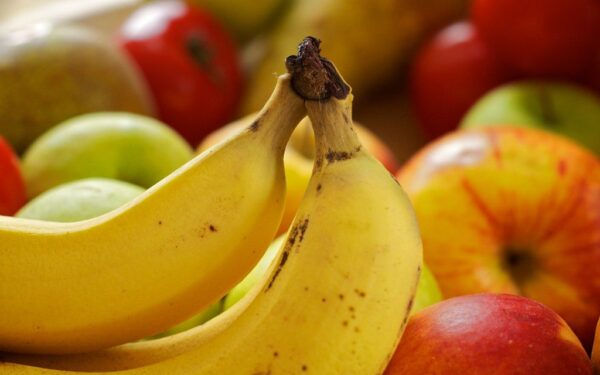 Manėte, kad tai sveikas užkandis? Gydytojas atskleidė, kodėl bananai gali būti pavojingi