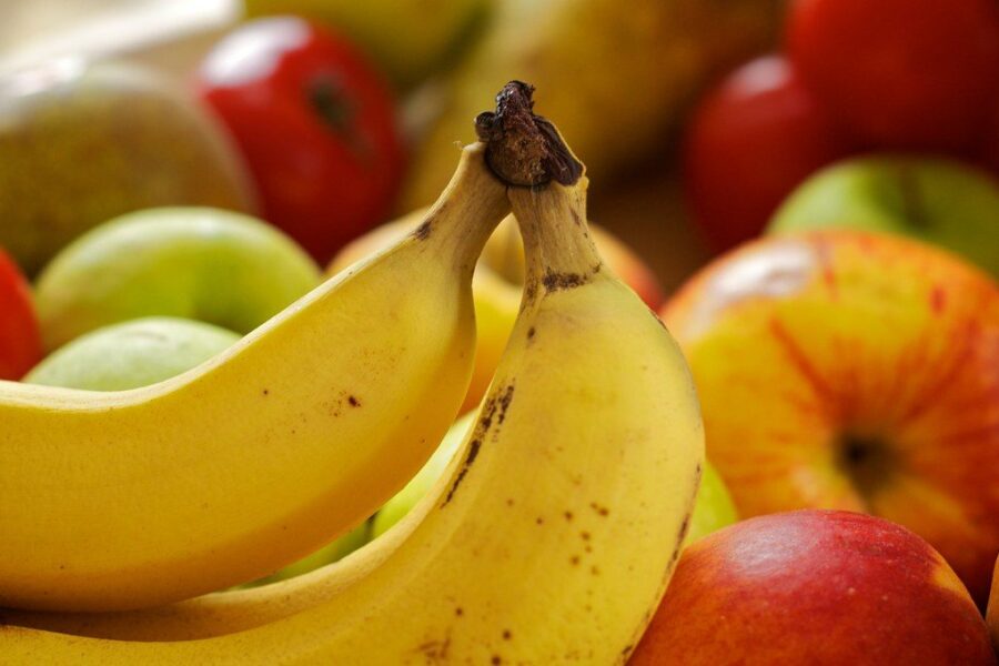 Manėte, kad tai sveikas užkandis? Gydytojas atskleidė, kodėl bananai gali būti pavojingi