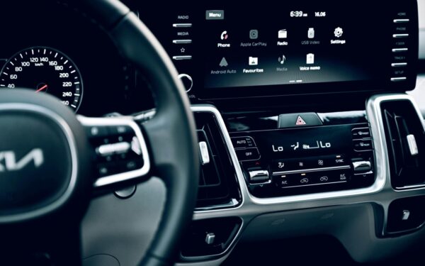 Mažai kas tai žino: „Android Auto“ turi paslėptą meniu, kuris atrakina belaidį ryšį ir daugiau funkcijų