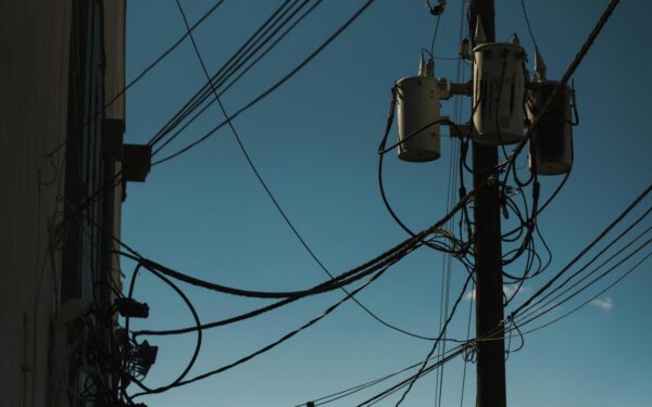 Ukrainos ryšio pamokos: sužinokite, koks paprastas prietaisas namuose užtikrins internetą be elektros