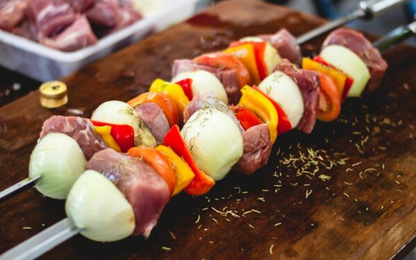 Pamirškite brangius marinatus: šis ingredientas už keliasdešimt centų padaro mėsą minkštą ir sultingą