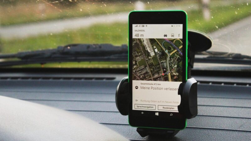 Paslaptingas žalias lapelis „Google Maps”: aktyvavę šią funkciją, degalinėse lankysitės rečiau