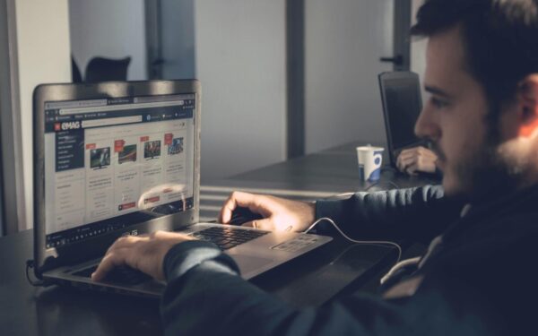 Ukrainiečių žvalgyba: rusams darosi vis sunkiau prisijungti prie sparčiojo interneto