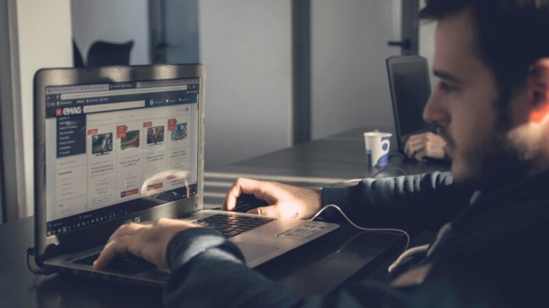 Ukrainiečių žvalgyba: rusams darosi vis sunkiau prisijungti prie sparčiojo interneto