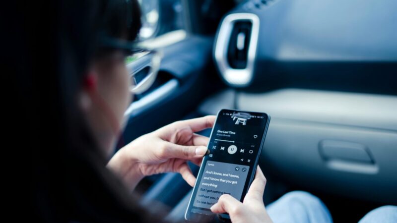 „Samsung“ pristatė „Hearapy“: 60 sekundžių garsas žada sumažinti pykinimą kelionėse