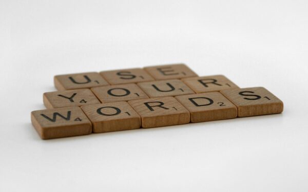 Įspėjimas darbuotojams ir darbdaviams: įsigaliojo nauja kalbos reikalavimų tvarka užsieniečiams