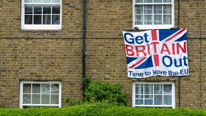 Praėjus dešimtmečiui po „Brexit“: Britanija vis dar moka politinę ir ekonominę kainą