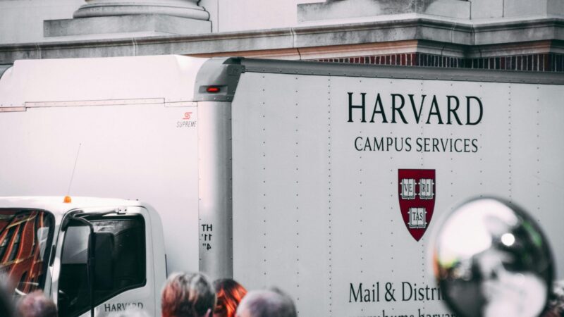 Skandalas JAV švietime: Trumpas pareikalavo milžiniškos kompensacijos iš Harvardo universiteto