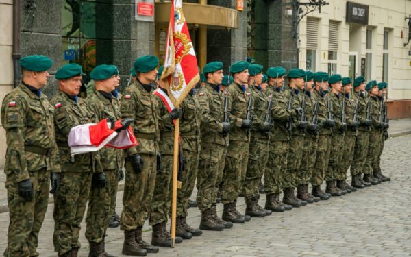 VRM brėžia raudoną liniją: kas nutiks lietuviams, tarnaujantiems kitų šalių struktūrose?