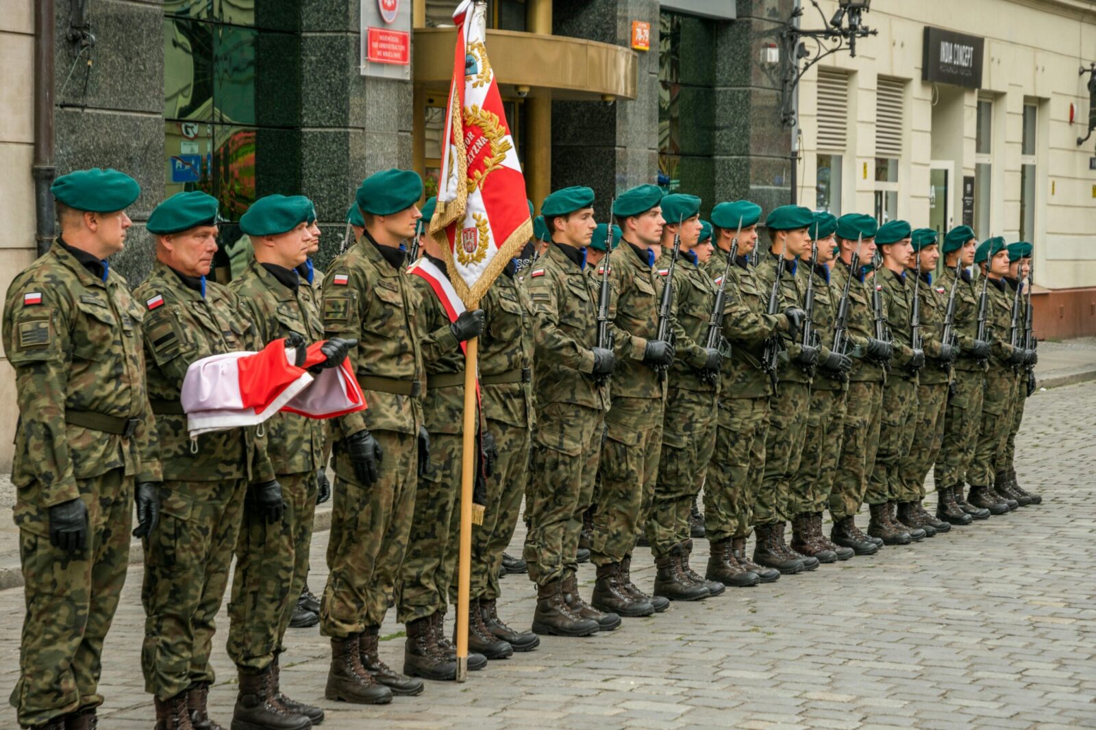 VRM brėžia raudoną liniją: kas nutiks lietuviams, tarnaujantiems kitų šalių struktūrose?