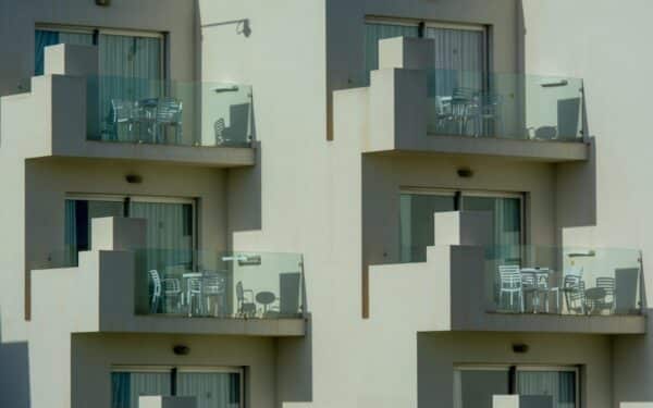 Sostinės nekilnojamo turto įsigyjimo skaičiai šokiruoja: sandoriai vienas po kito perkopė rekordiškai dideles sumas