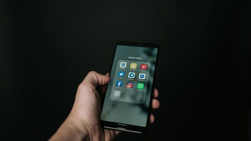 JK svarsto uždrausti socialinę žiniasklaidą nepilnamečiams