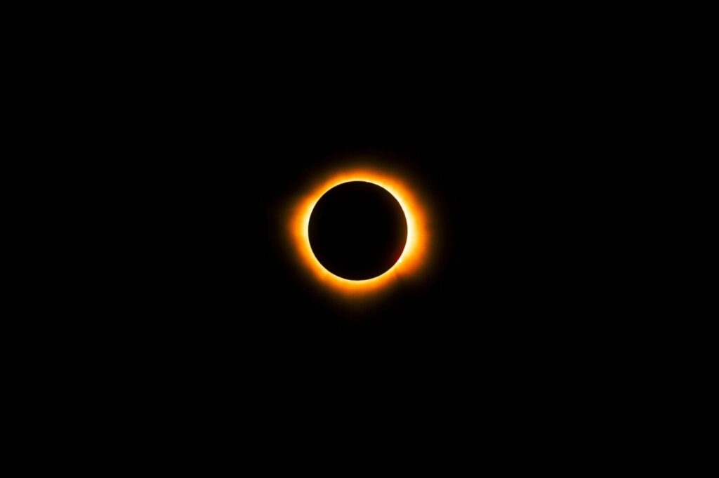 Dramatic solar eclipse photo taken in Mazatlán, Mexico, showcasing celestial beauty.