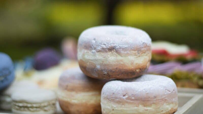 Atraskite konditerijos paslaptį: kaip tinkamai įdaryti spurgas, kad įdaras niekada neišbėgtų