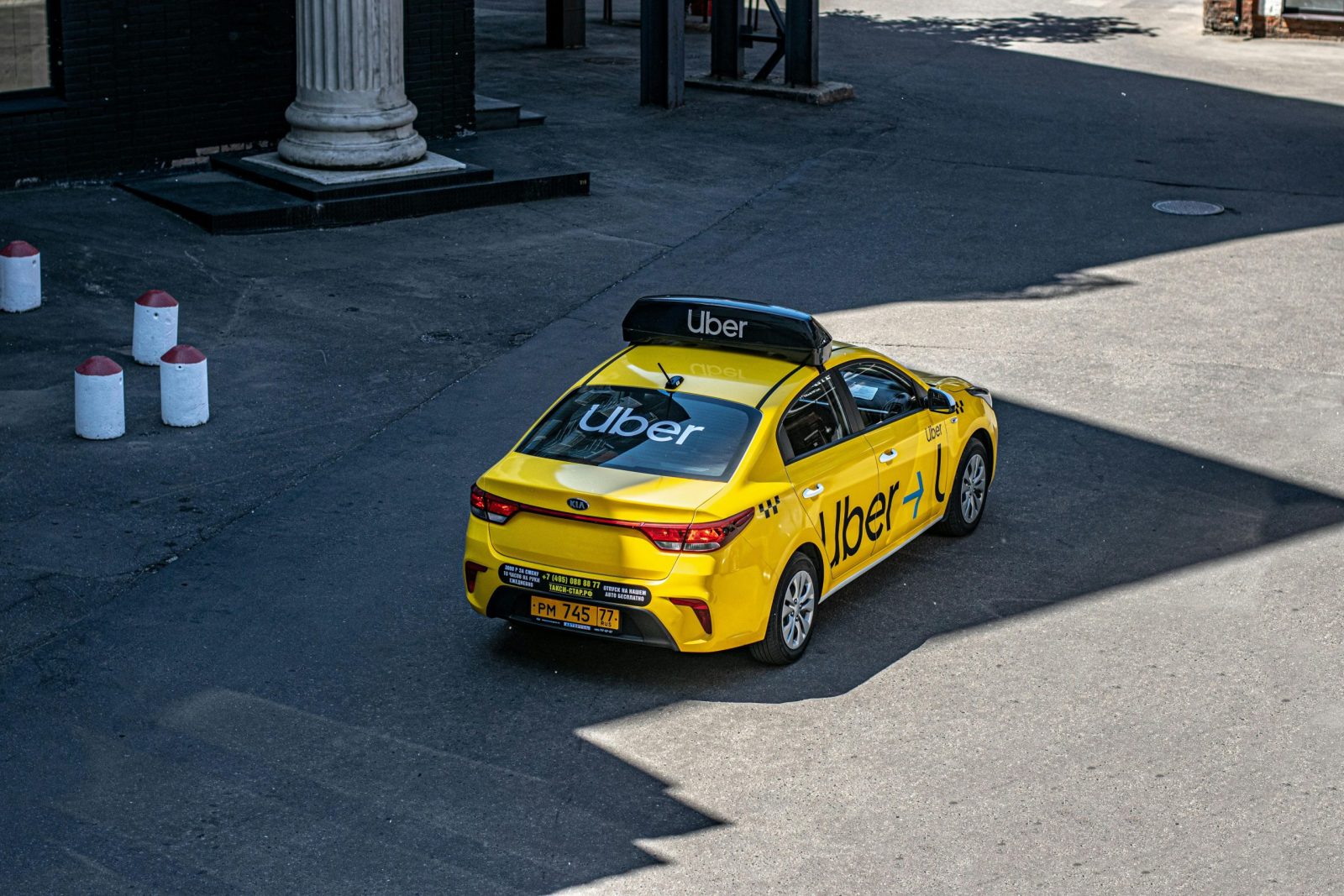 Pavežėjimo milžinės „Uber“ era baigiasi: autonominių automobilių revoliucija šluoja rinką