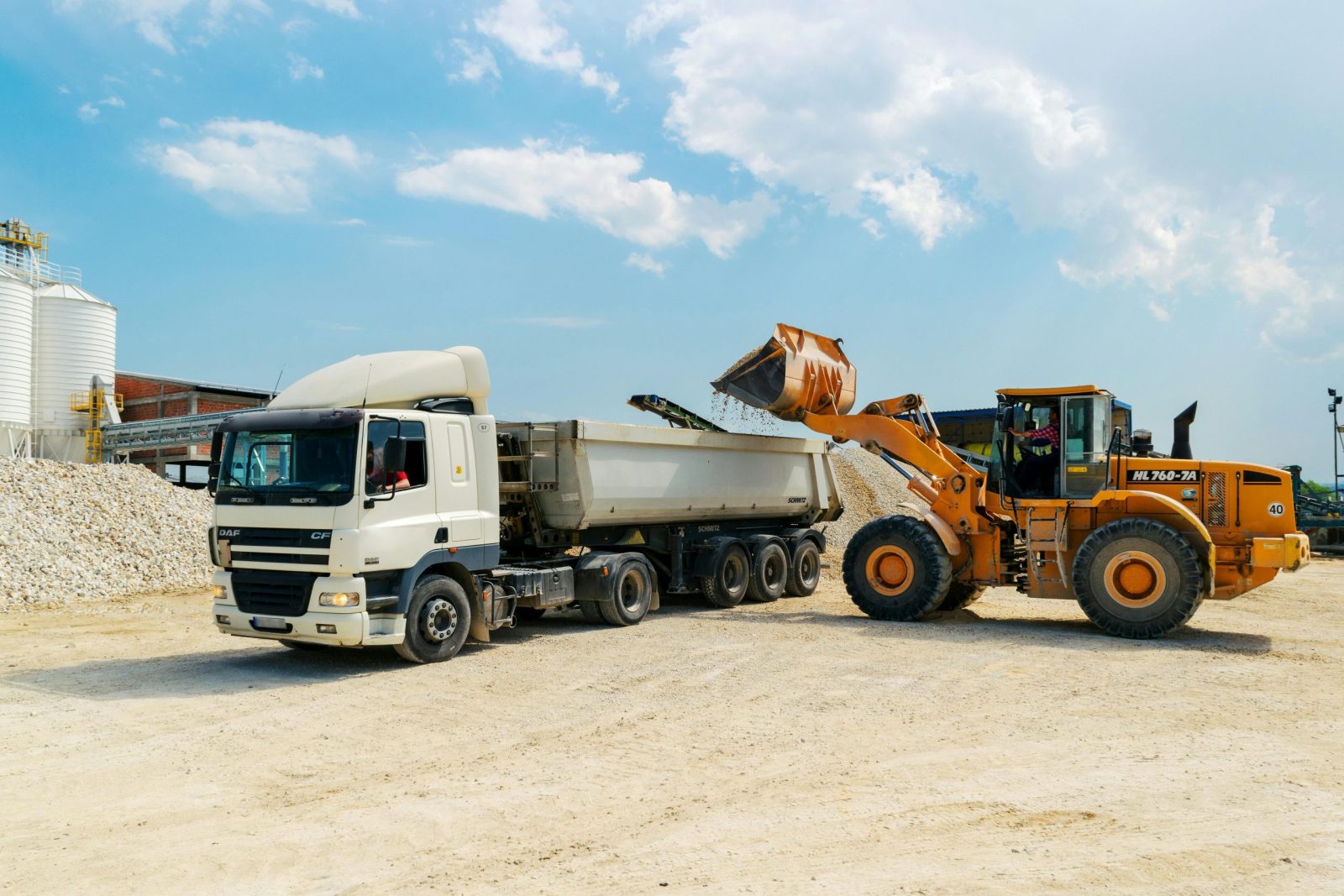 Kelių niokojimas pasiekė ribą: Lietuva griežtina kontrolę, šio transporto laukia pokyčiai