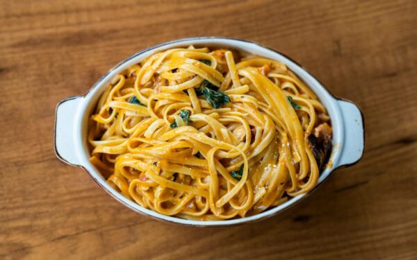 Makaronai nebebus viena lipni masė: 3 paprasti triukai, kad jie išliktų birūs net ir kitą dieną