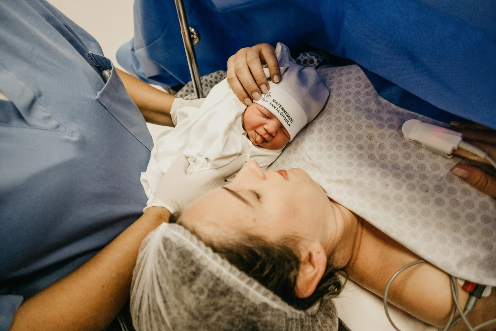 Nevaisingumo diagnozė nebėra nuosprendis: moteris pagimdė po gimdos transplantacijos