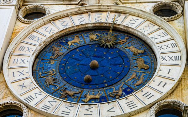 Dienos horoskopas šeštadieniui: vienas ženklas sulauks netikėtos staigmenos