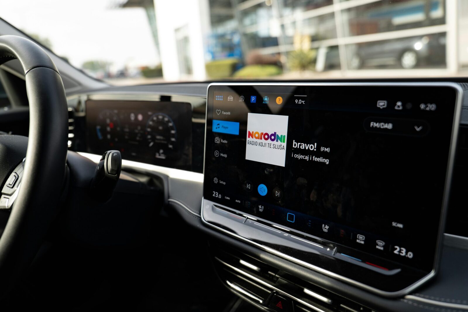 Vairuotojai perspėja vieni kitus: kodėl „Android Auto“ sistemoje dingsta simboliai?