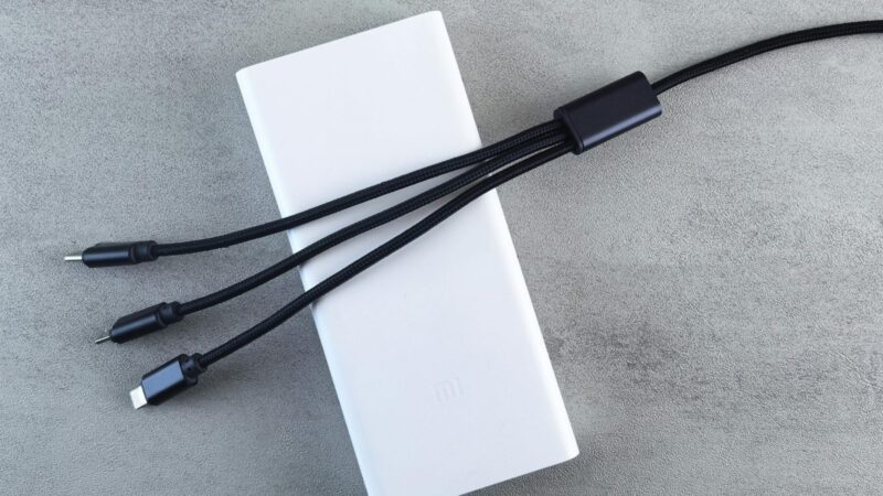 Plonesnė už jūsų telefoną: „Xiaomi” pristatė magnetinę bateriją, kurią pamiršite kišenėje