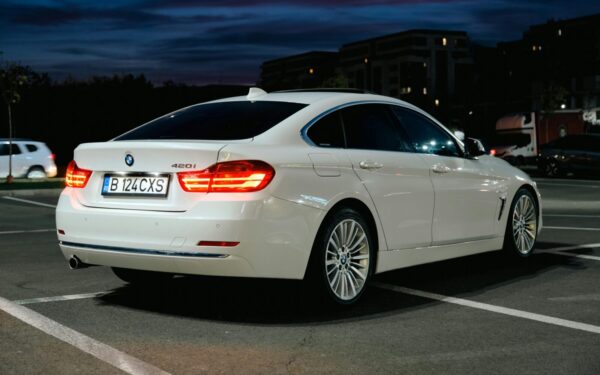 Sunku patikėti: be jaunuolio žinios paimtas lizingas prabangiam „BMW“