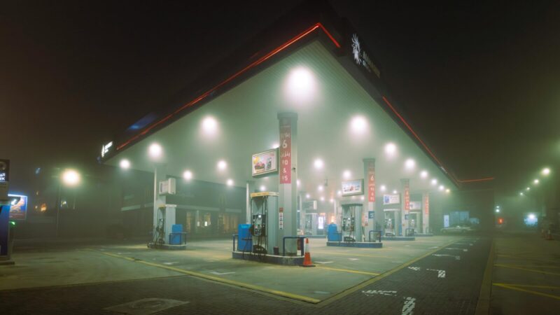 Lenkija mažina kuro kainas, bet premjerė skeptiška: neskubėkime džiaugtis