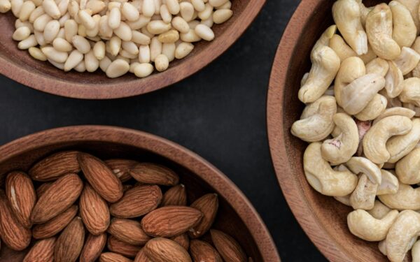 Ar tikrai reikia mirkyti riešutus? Paaiškėjo, kokią įtaką tai daro jūsų virškinimui